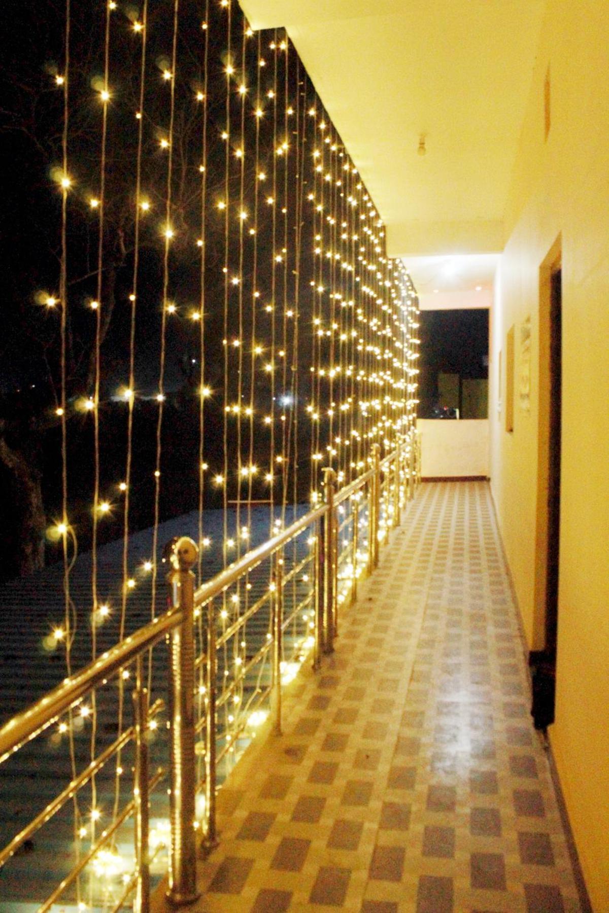 Utsav Lodge And Mangal Bhavan Pipariā Esterno foto